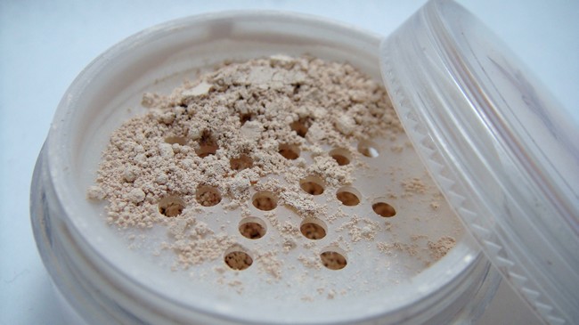 chrimaluxe minerals foundation make up puder vegan cala neutral opaque