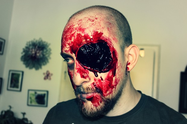 Halloween make up zombie eye blut blood gore vegan spx tutorial horror (5)