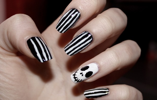 skeleton skelett nails nailart naildesign nageldesign halloween black white vegan nightmare before christmas p2 (2)