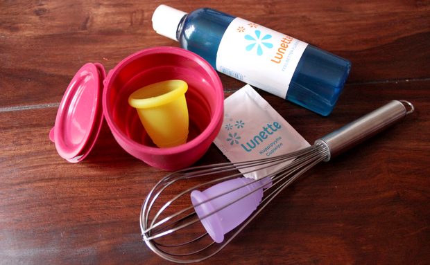 menstruation menstruationstasse lunette meluna rubycup mooncup reinigen sterilisieren sauber machen vegan