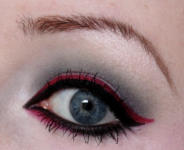 amu make up winter look outlook 2014 magi mania kosmetik vegan rot red black schwarz blue eyes 1