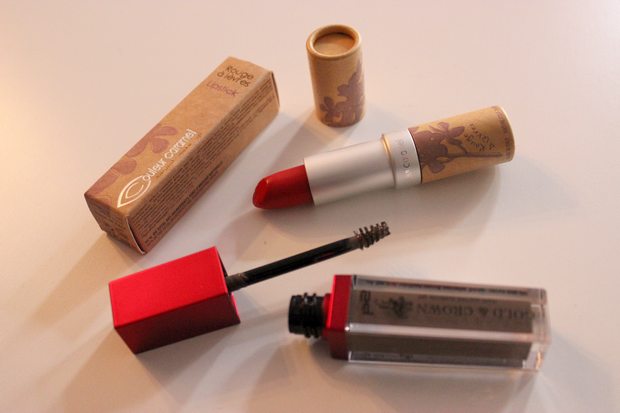 le loot vegan kosmetik couleur caramel red lipstick roter lippenstift limited edition ce soir je taime kiss red naturkosmetik p2 eyebrow gel augenbrauen gold and crown brilliant brown