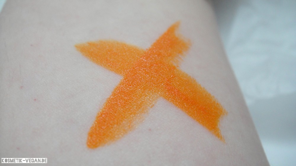 beauty-loot 1 vegan Alverde Lippenstift Galactic Orange LE Universe Beauty Swatch