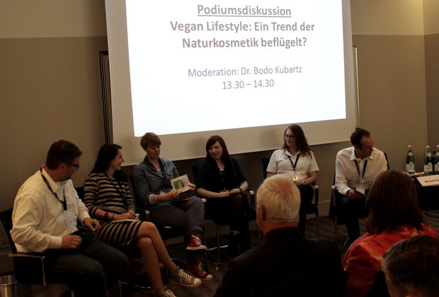 on beauty messe frankfurt villa kennedy naturkosmetik erbse mandy huth vegan podiumsdiskussion