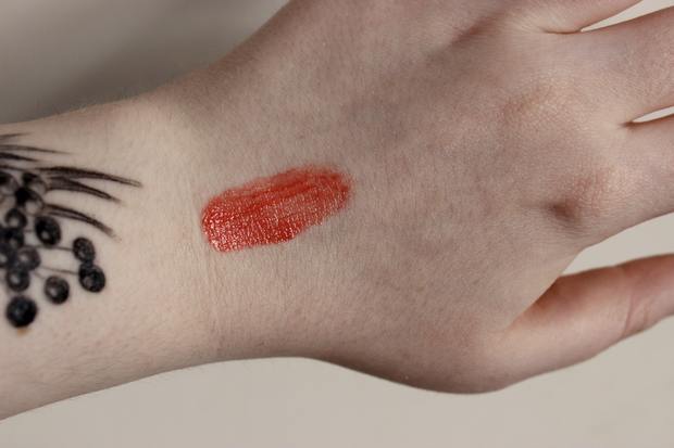 shiro cosmetics vegan kosmetik schminke Lipstick its called love together miyasaki chichiros reise ins Zauberland swatch