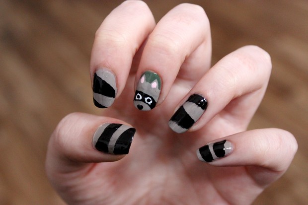 Raccoon waschbär nailart vegan nails kosmetik nageldesign