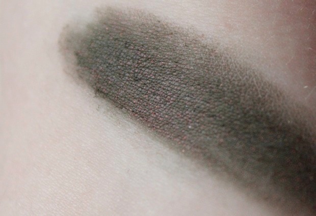 augen make up vegan beauty kosmetik game of thrones stannis baratheon shiro cosmetics salt and stone swatch (3)