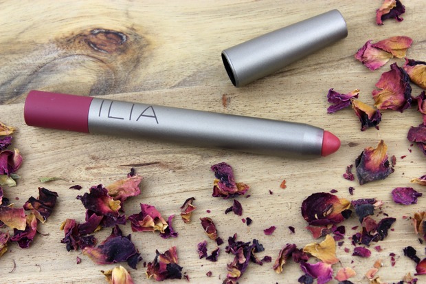 vegan-naturkosmetik-tierversuchsfrei-rose-ilia-lip-crayon-lippenstift-dress-you-up