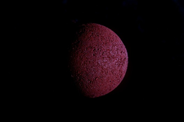 DIY-vegan-Halloween-Blood-Bath-Blood-Moon-Blut-Badekugel-Bath-Bomb-red-rot