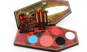 Lunatick Cosmetic Labs Elvira Mistress of the dark palette red eyeshadow lidschatten rot vegan tierversuchsfrei cruelty free limited innen
