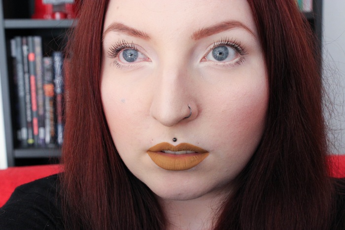 Black-Moon-Cosmetics-Autumn-Trio-limited-harvest-cider-hazel-swatch-vegan-cruelty-free-liquid-lipstick-grün-rot-gelb