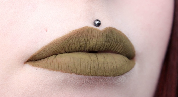 Black-Moon-Cosmetics-Autumn-Trio-limited-harvest-cider-hazel-swatch-vegan-cruelty-free-liquid-lipstick-grün-rot-gelb