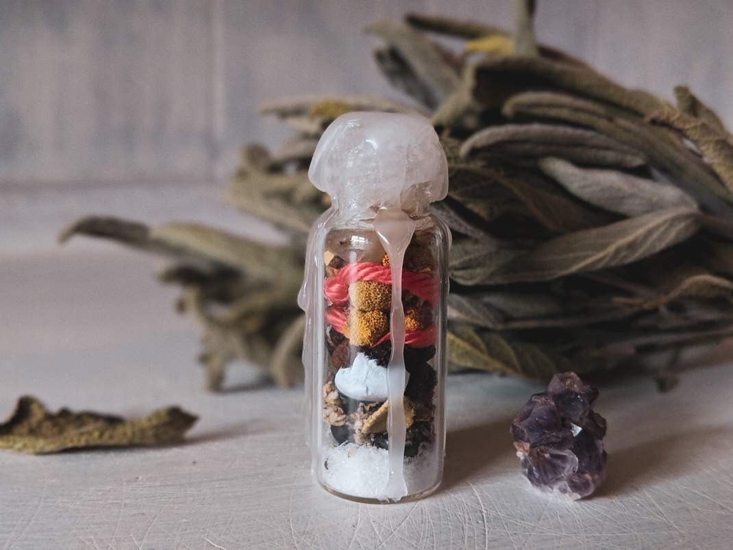 witch bottle halloween samhain hexe hexenflasche magie diy vegan neujahr wünsche kürbis allerheiligen natur herbst autumn (13)