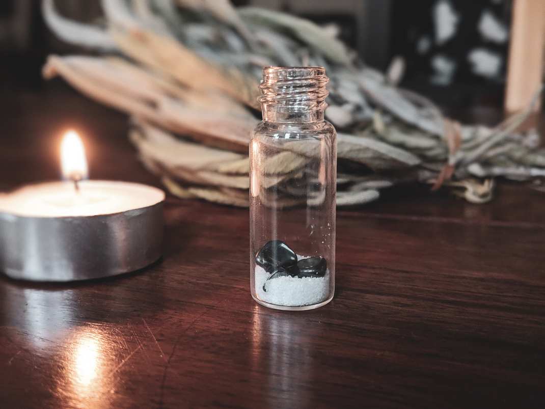 witch bottle halloween samhain hexe hexenflasche magie diy vegan neujahr wünsche kürbis allerheiligen natur herbst autumn (7)