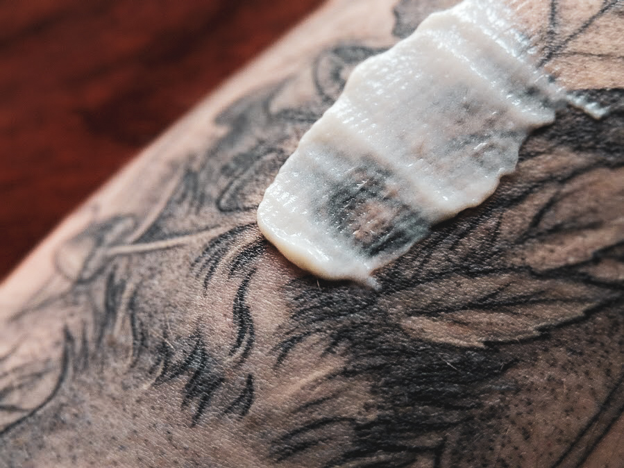 vegan tattoo salbe lotion pflege tattoopflege tattoosalbe tätowierung cruelty free wundheilung heilung tierversuchsfrei liste